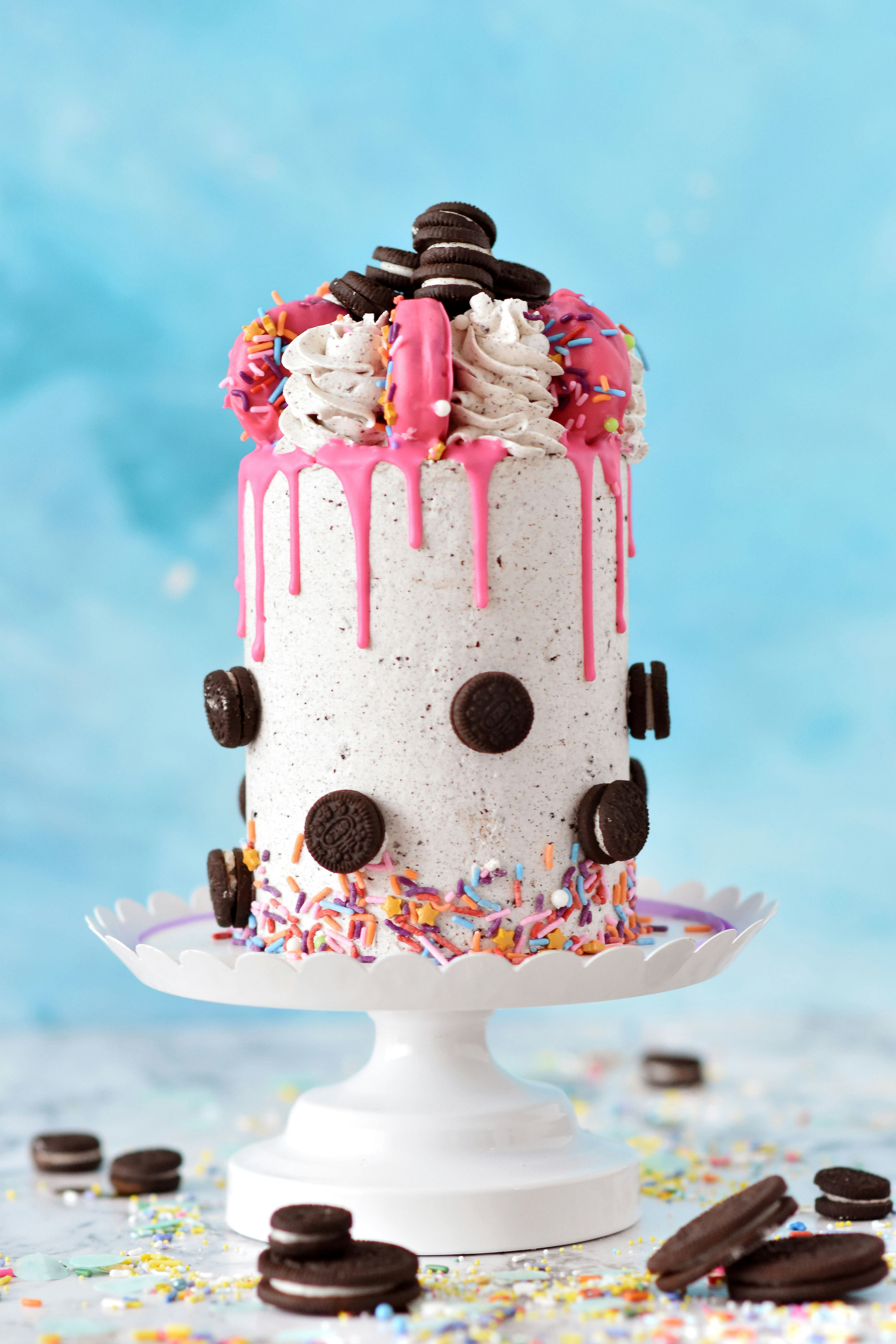 Oreo cake wit pink icing
